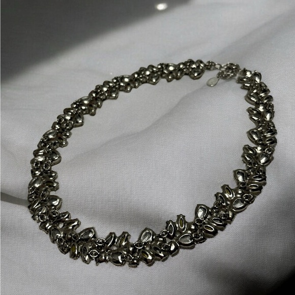 LOFT Silver Tone Crystal Rhinestone Collar Necklace 17” + 2” - Picture 5 of 7